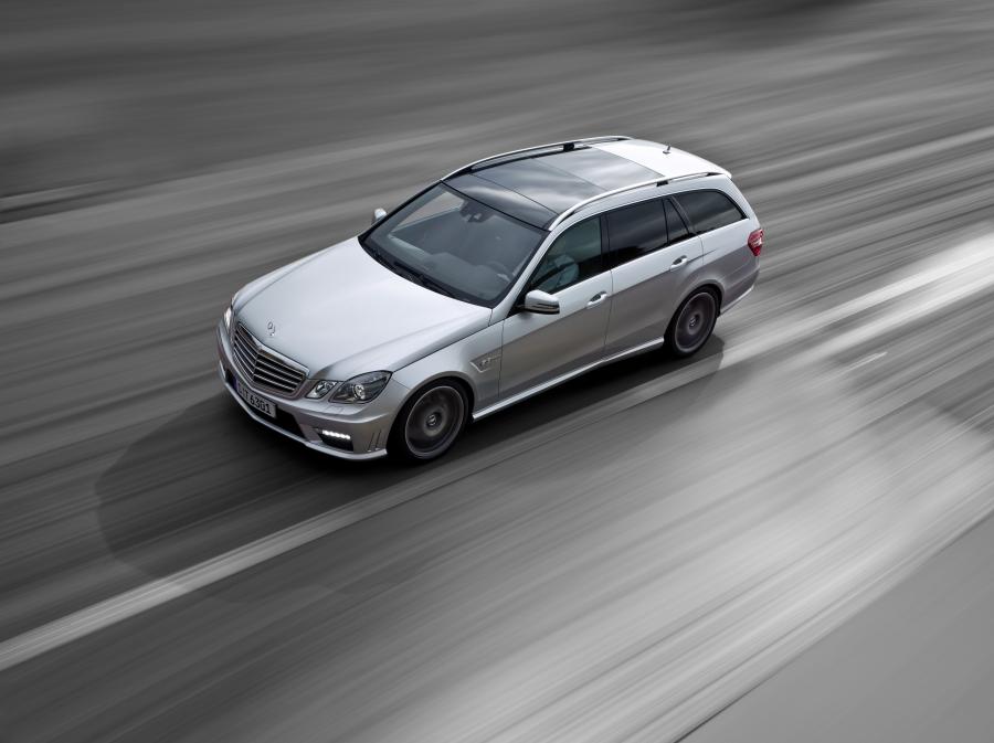  Mercedes-Benz E63 AMG Estate 2009 года  (фото 12 из 23)